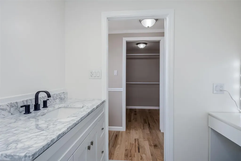 25 Wilmont Turn Coram NY 11727