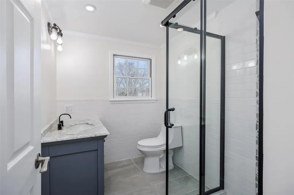 25 Wilmont Turn Coram NY 11727
