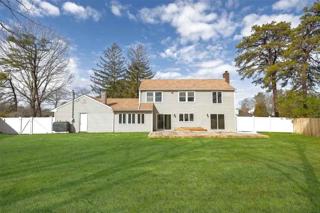 25 Wilmont Turn Coram NY 11727