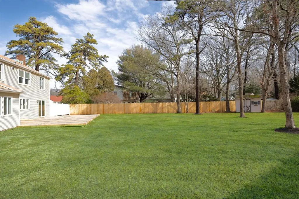 25 Wilmont Turn Coram NY 11727