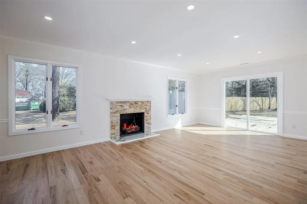 25 Wilmont Turn Coram NY 11727