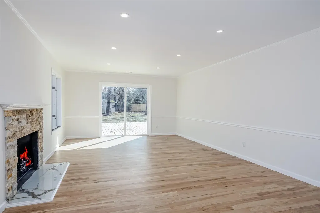 25 Wilmont Turn Coram NY 11727
