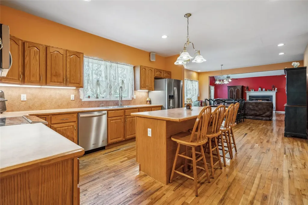 21 Moss Creek Lane East Patchogue NY 11772
