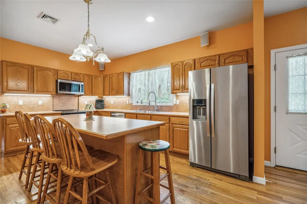 21 Moss Creek Lane East Patchogue NY 11772