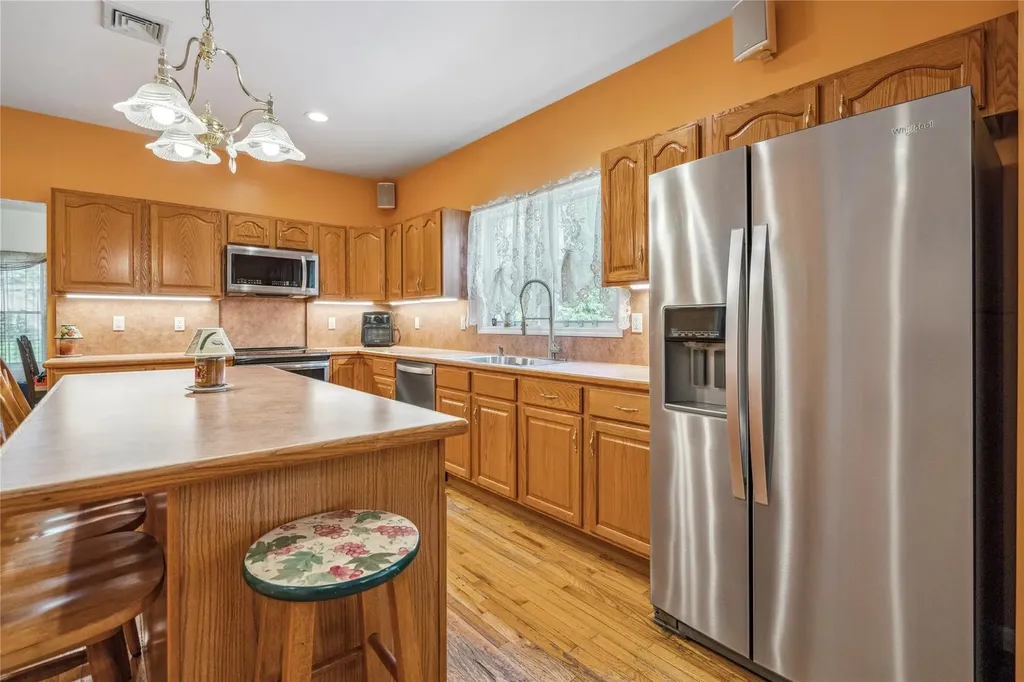 21 Moss Creek Lane East Patchogue NY 11772