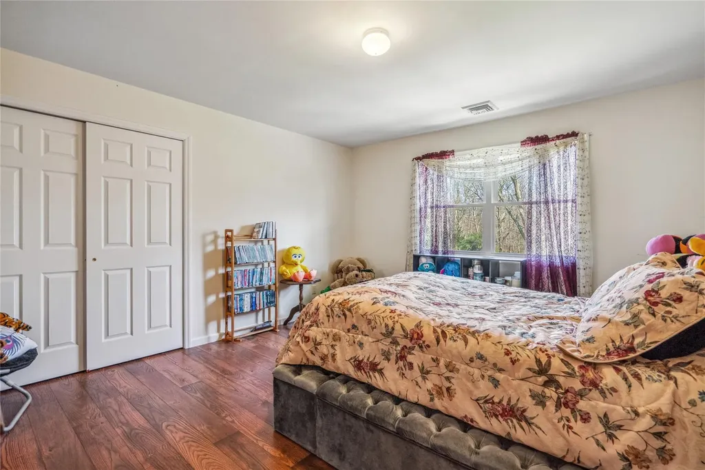 21 Moss Creek Lane East Patchogue NY 11772