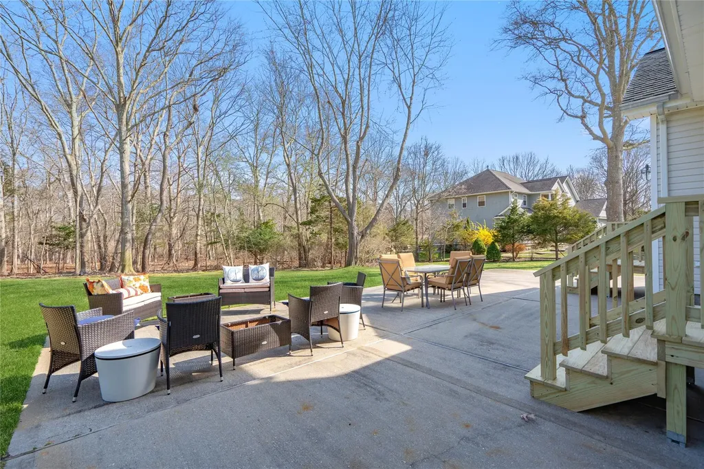 21 Moss Creek Lane East Patchogue NY 11772