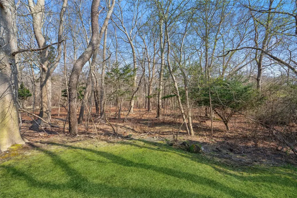 21 Moss Creek Lane East Patchogue NY 11772