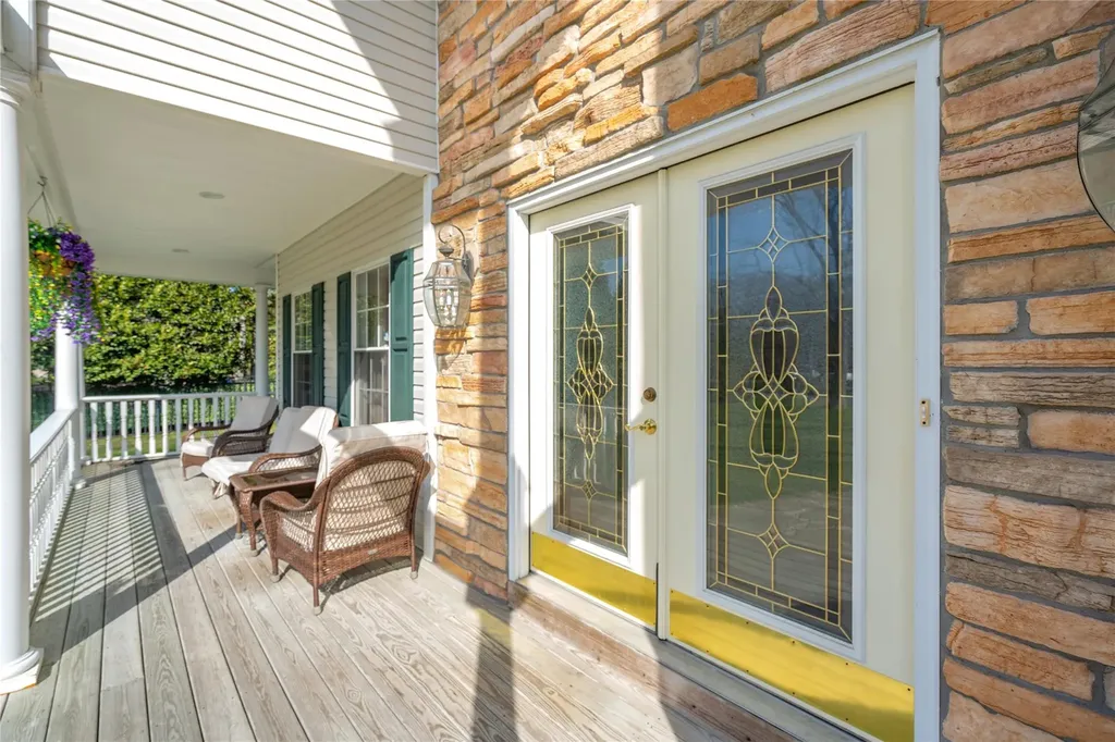 21 Moss Creek Lane East Patchogue NY 11772