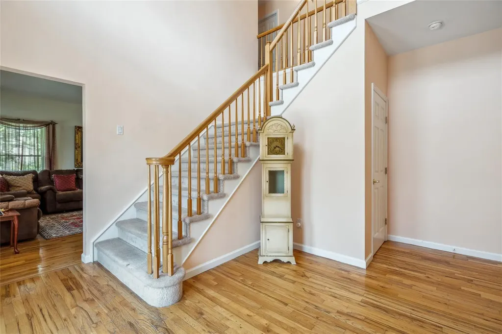 21 Moss Creek Lane East Patchogue NY 11772