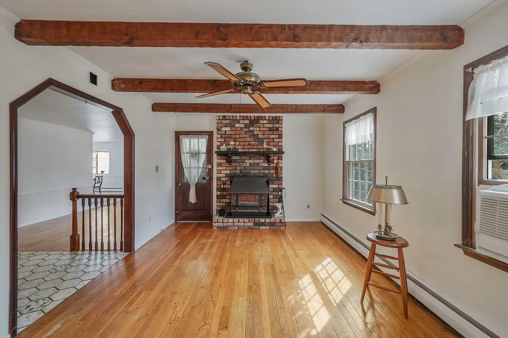 10 Beacon Hill Drive Stony Brook NY 11790