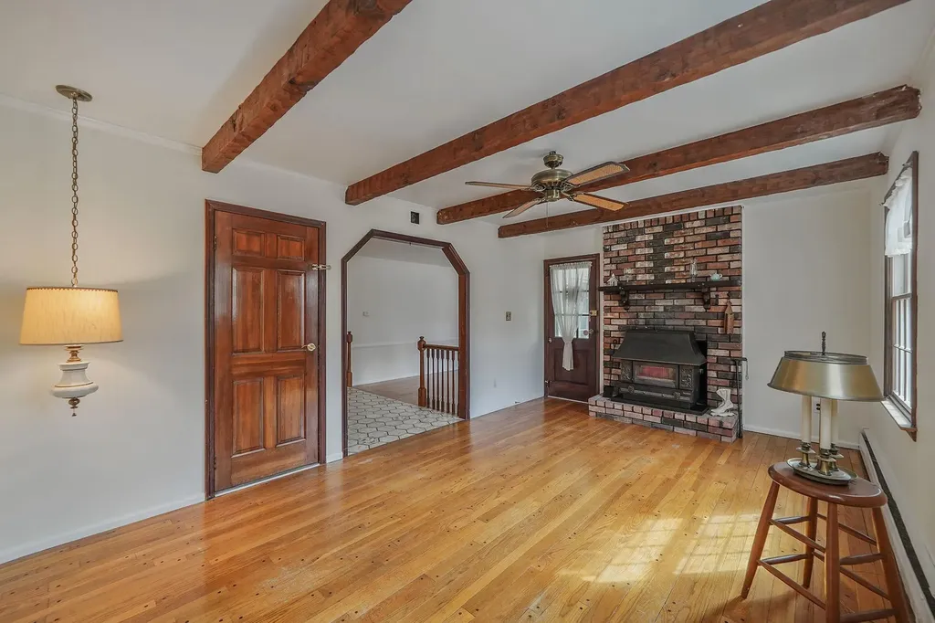 10 Beacon Hill Drive Stony Brook NY 11790