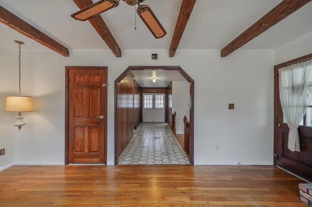 10 Beacon Hill Drive Stony Brook NY 11790