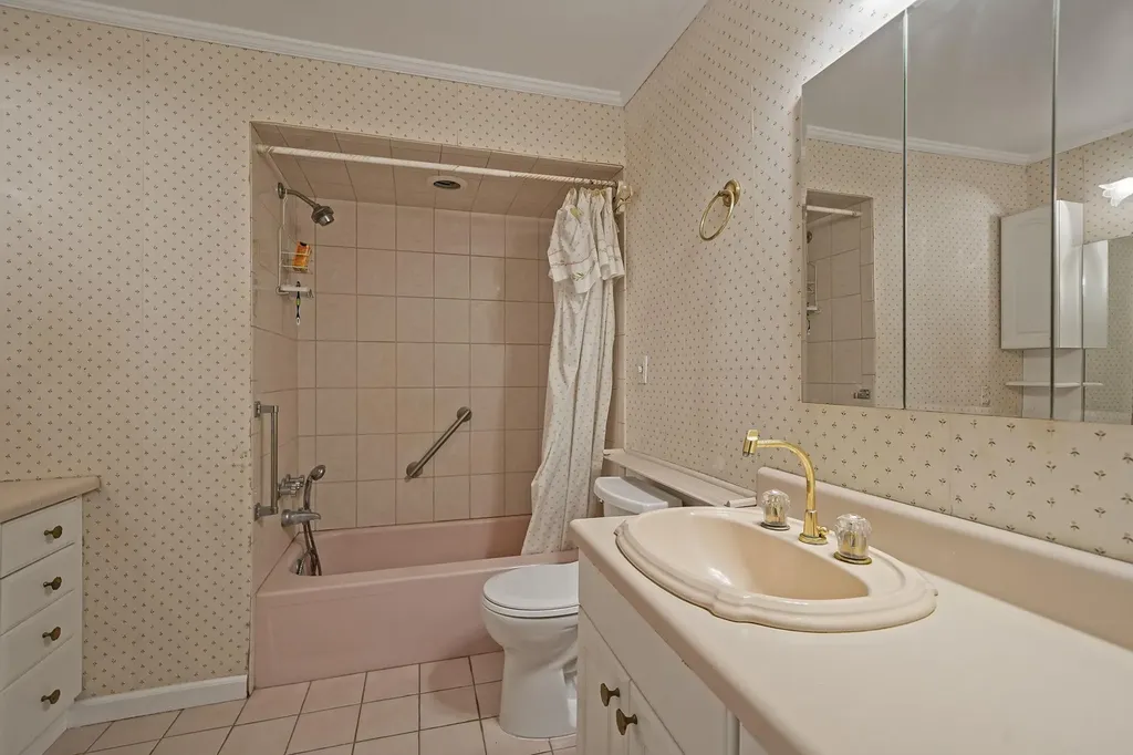 10 Beacon Hill Drive Stony Brook NY 11790