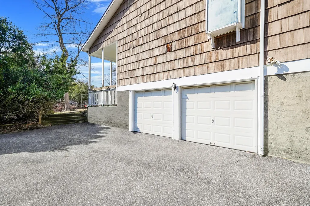 10 Beacon Hill Drive Stony Brook NY 11790