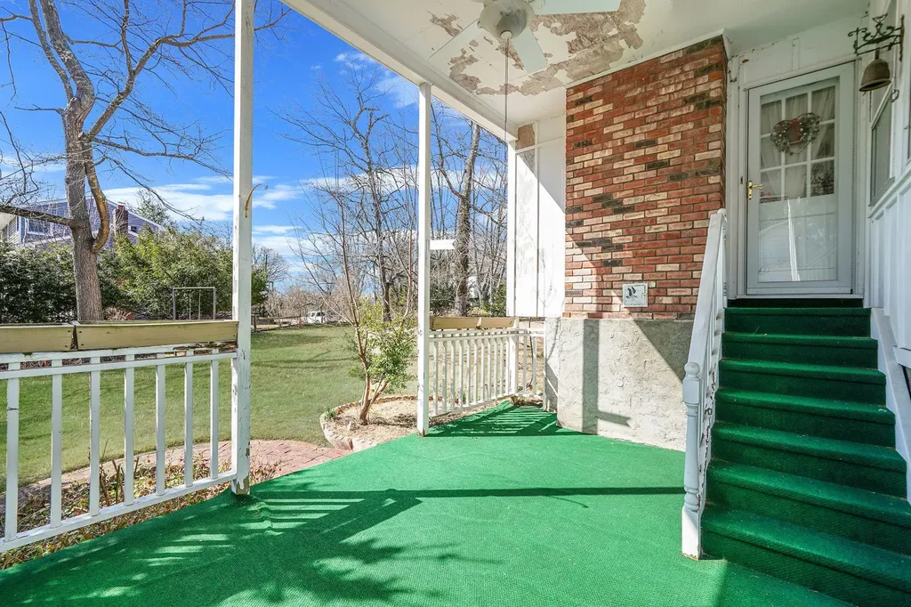 10 Beacon Hill Drive Stony Brook NY 11790