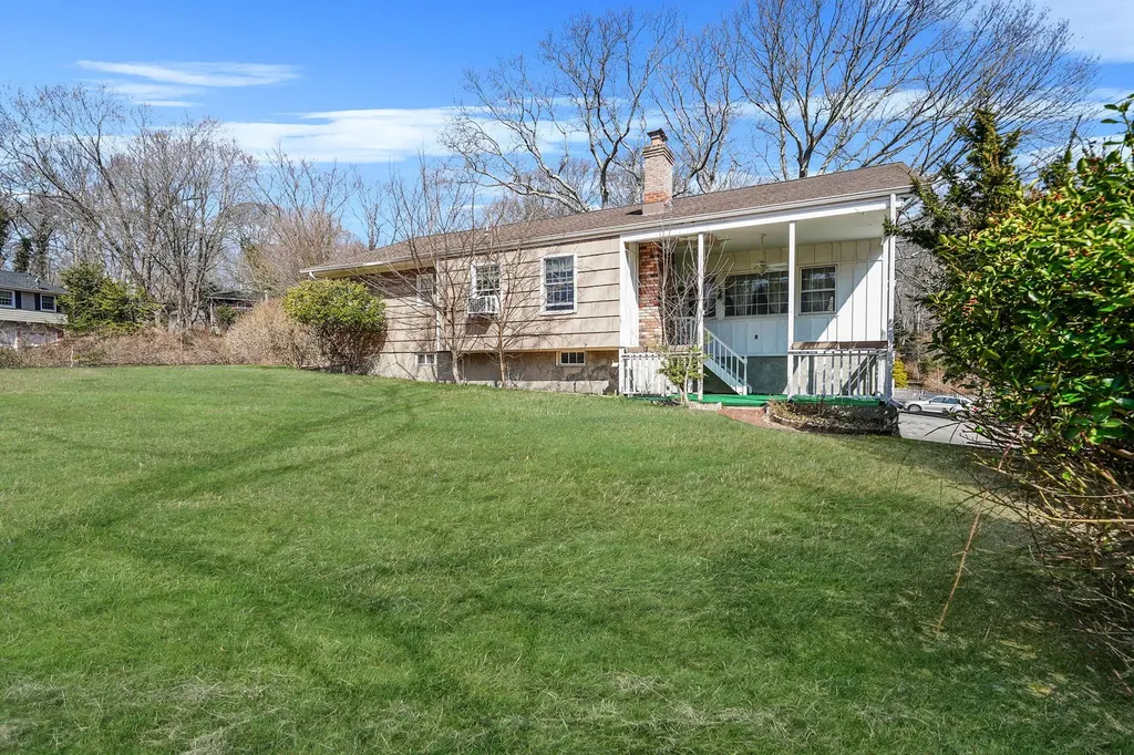 10 Beacon Hill Drive Stony Brook NY 11790