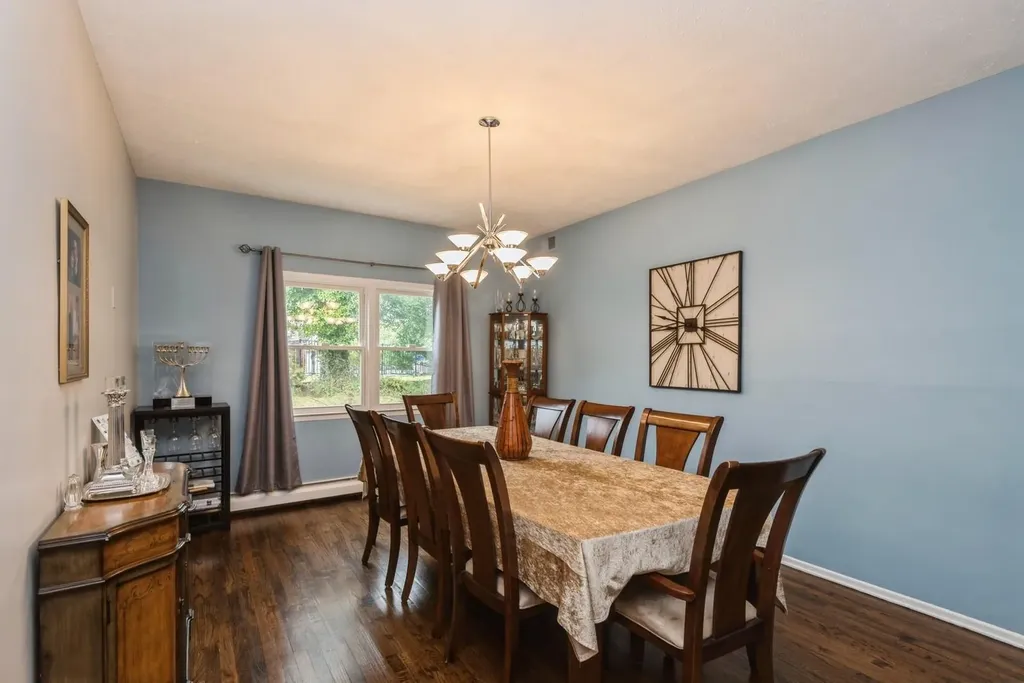 26 Bayberry Road Lawrence NY 11559