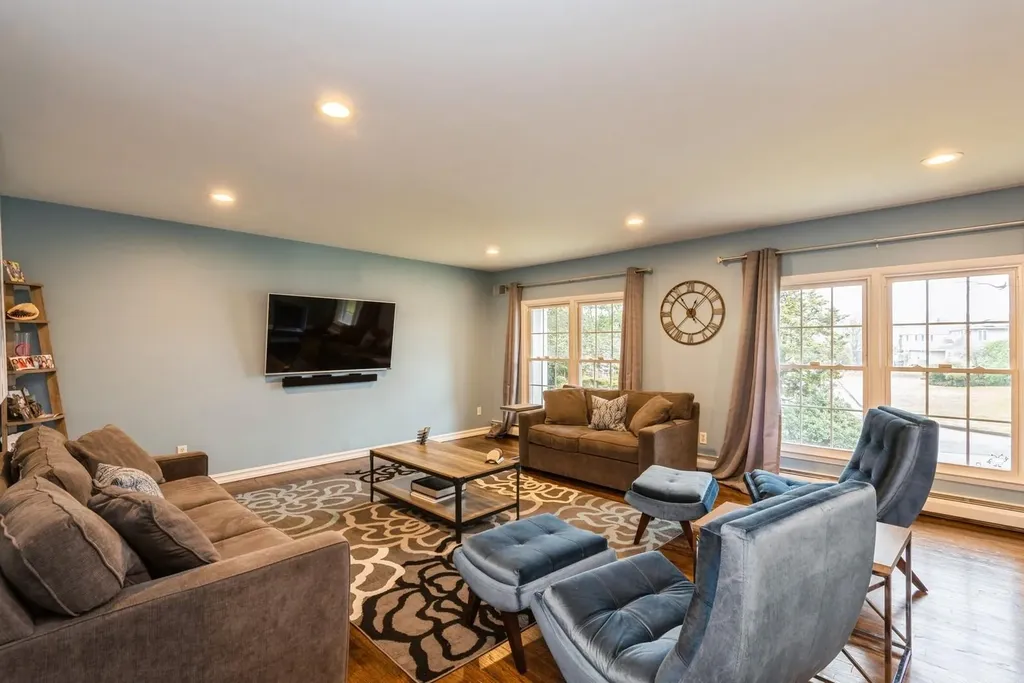 26 Bayberry Road Lawrence NY 11559