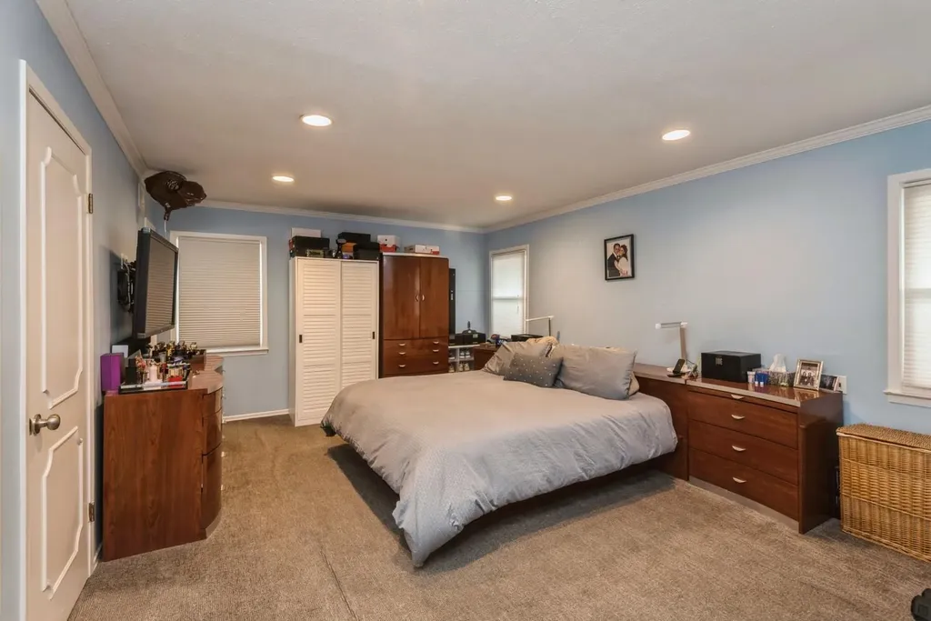 26 Bayberry Road Lawrence NY 11559