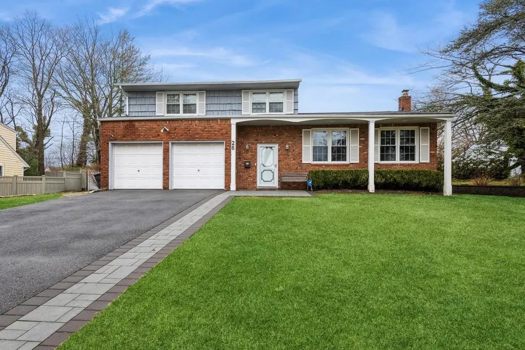 26 Bayberry Road Lawrence NY 11559