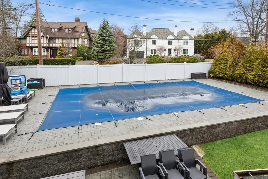 26 Bayberry Road Lawrence NY 11559