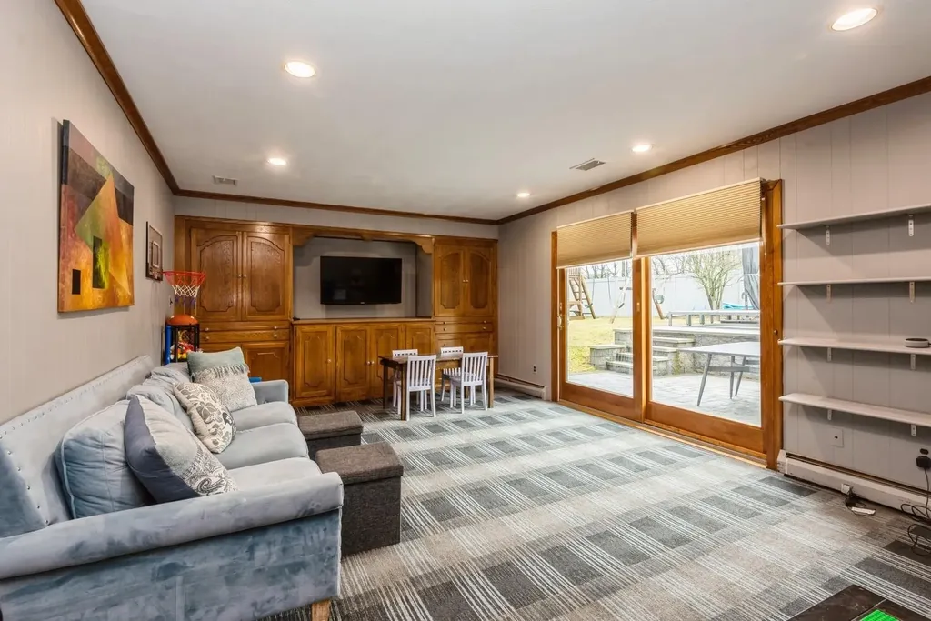 26 Bayberry Road Lawrence NY 11559
