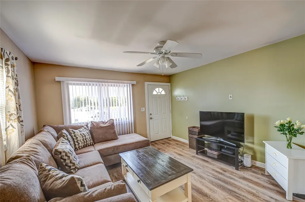 485 Route 109 West Babylon NY 11704