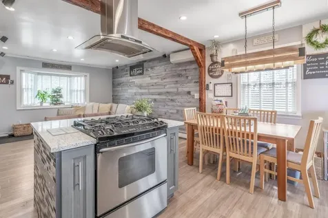 433 S 7th Street Lindenhurst NY 11757