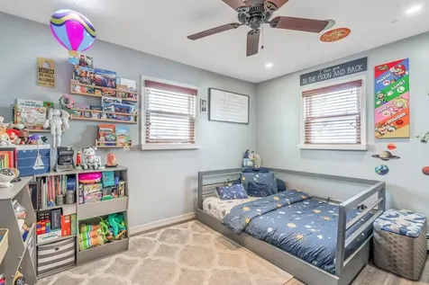 433 S 7th Street Lindenhurst NY 11757