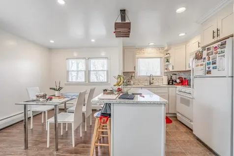 433 S 7th Street Lindenhurst NY 11757