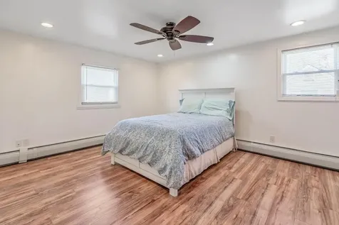 433 S 7th Street Lindenhurst NY 11757