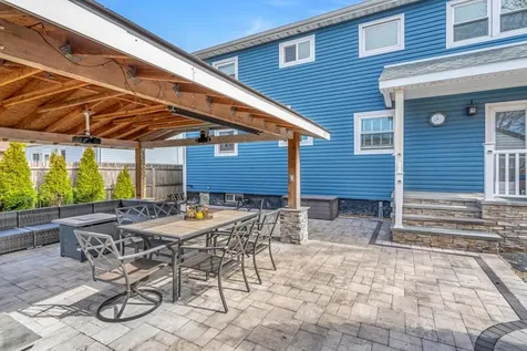 433 S 7th Street Lindenhurst NY 11757