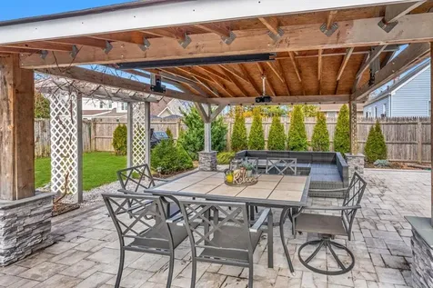 433 S 7th Street Lindenhurst NY 11757