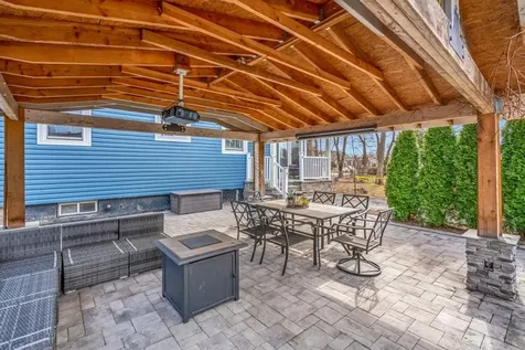 433 S 7th Street Lindenhurst NY 11757