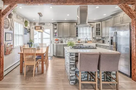 433 S 7th Street Lindenhurst NY 11757