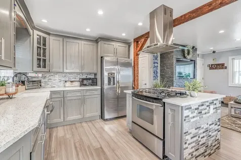 433 S 7th Street Lindenhurst NY 11757