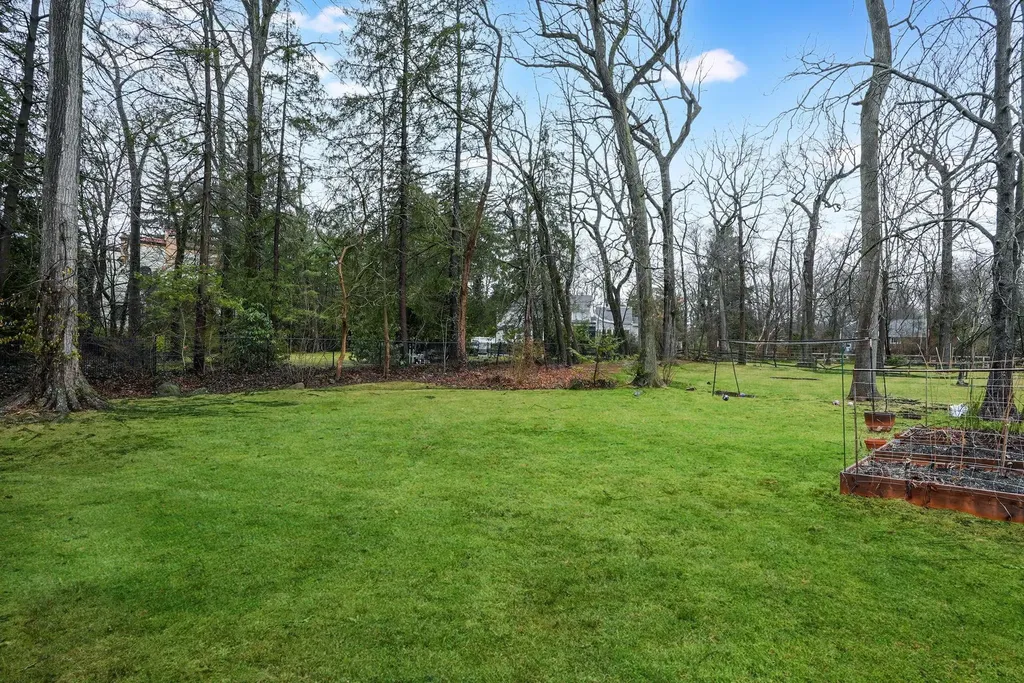 15 Cushman Road White Plains NY 10606