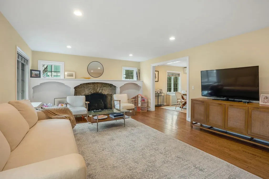 15 Cushman Road White Plains NY 10606