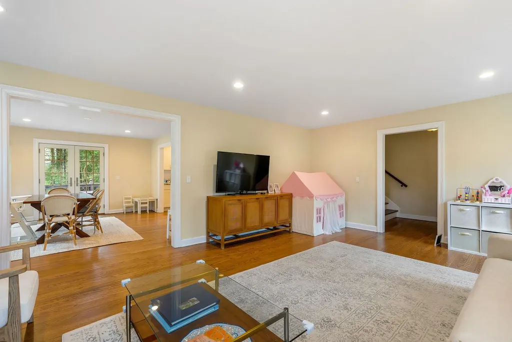 15 Cushman Road White Plains NY 10606