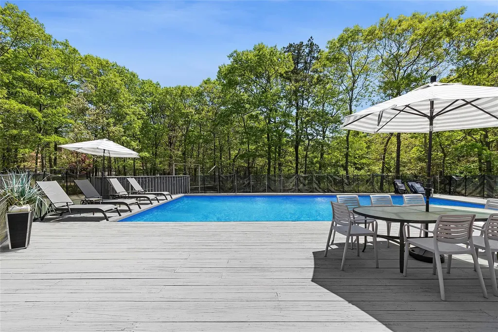 12 N Quarter Road Westhampton NY 11977