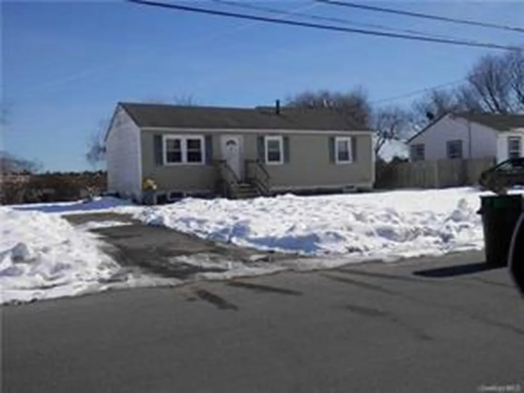 941 Provost Avenue Brookhaven NY 11713