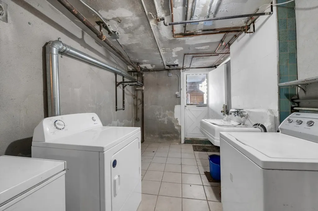 2545 Westervelt Avenue Bronx NY 10469