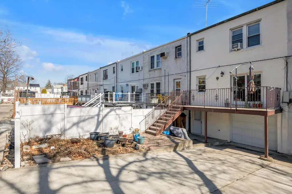 2545 Westervelt Avenue Bronx NY 10469