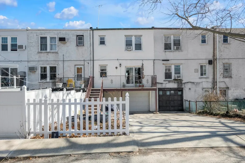 2545 Westervelt Avenue Bronx NY 10469
