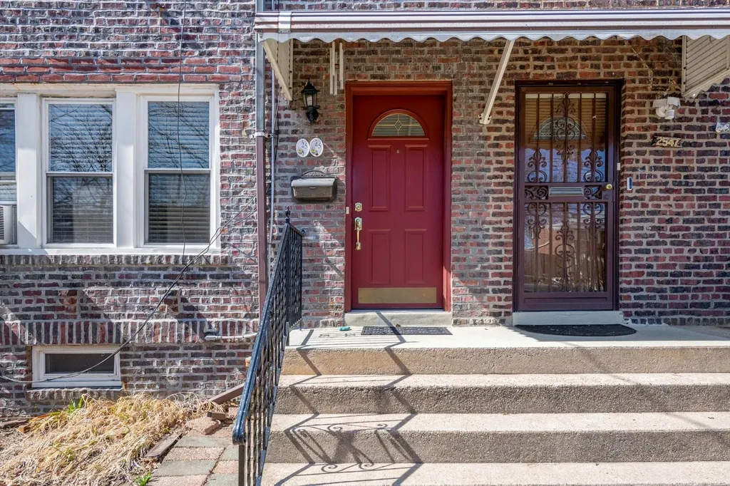2545 Westervelt Avenue Bronx NY 10469