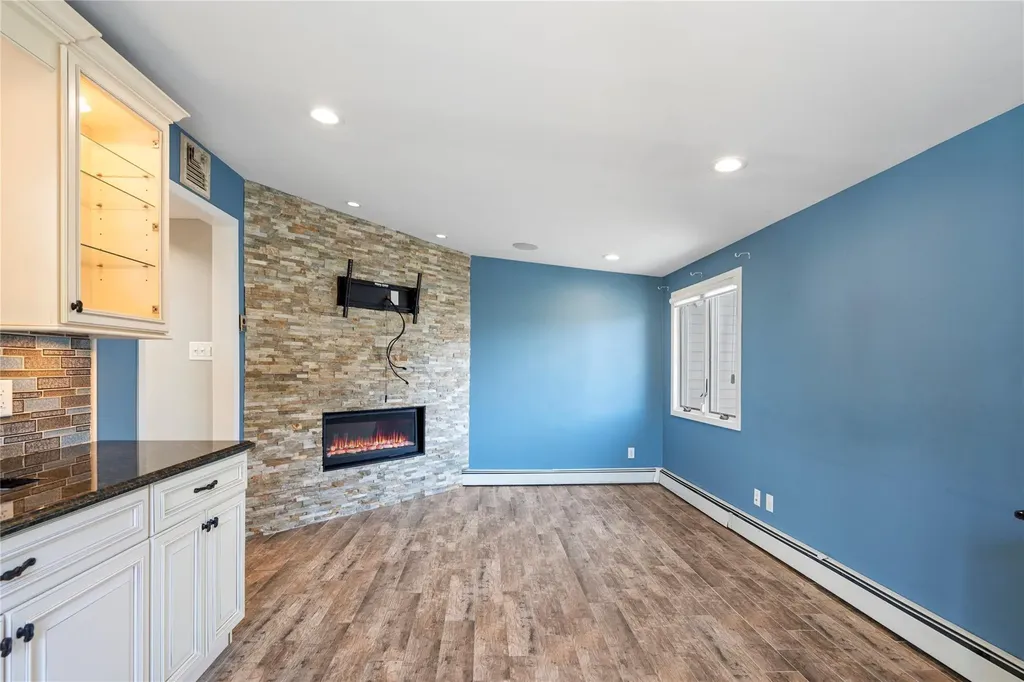 6 Georgia Lane Plainview NY 11803