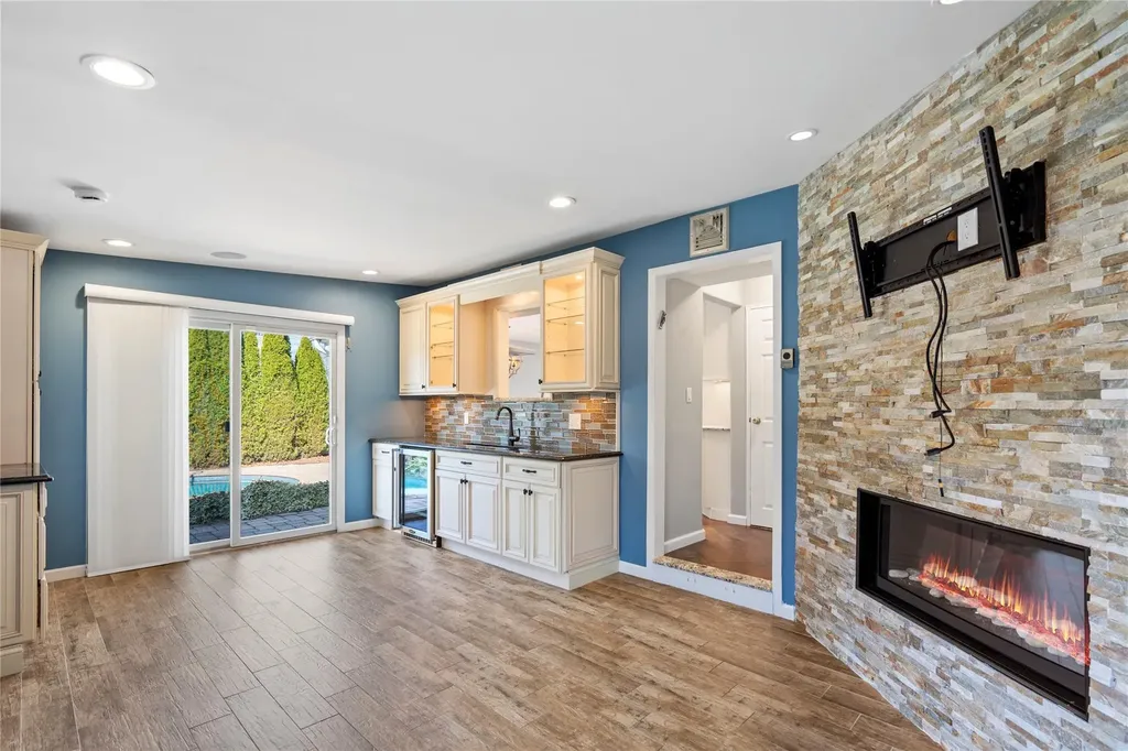 6 Georgia Lane Plainview NY 11803