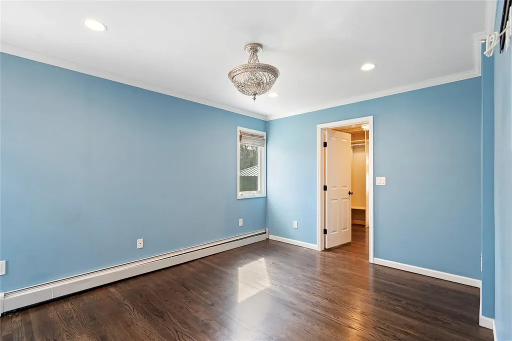 6 Georgia Lane Plainview NY 11803