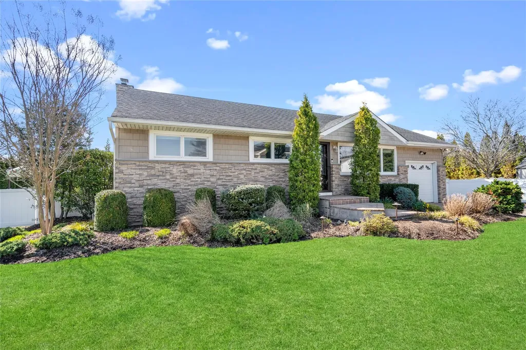 6 Georgia Lane Plainview NY 11803